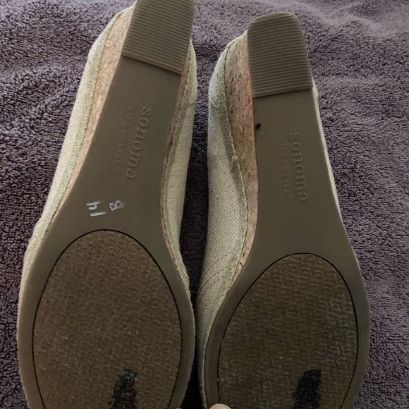 Kohl's Cream Wedges Stylish and Comfortable Size 9 - Picture 2 of 6